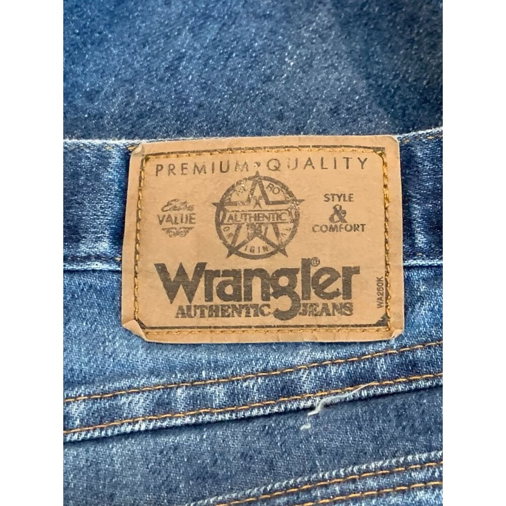 Wrangler Mens 42x30 Authentic Jeans Loose Blue Denim Straight Leg 85900DW - Picture 3 of 11